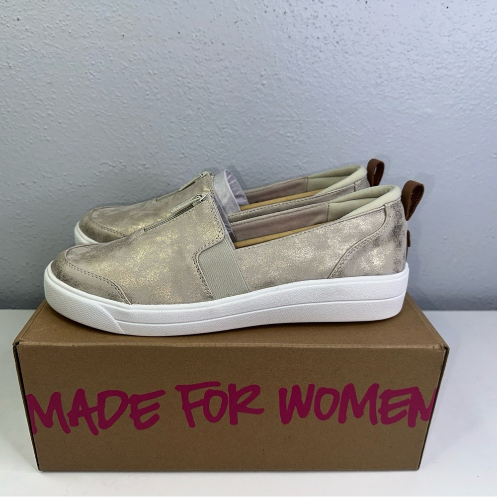 Rika womena vivvi taupe slip on shoes size 11